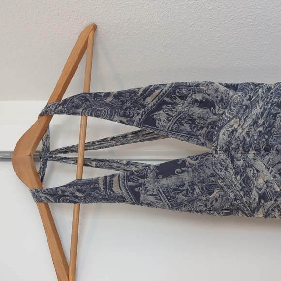 Lowcut backless BCBG Maxazria dress size 2 - Picture 2 of 5